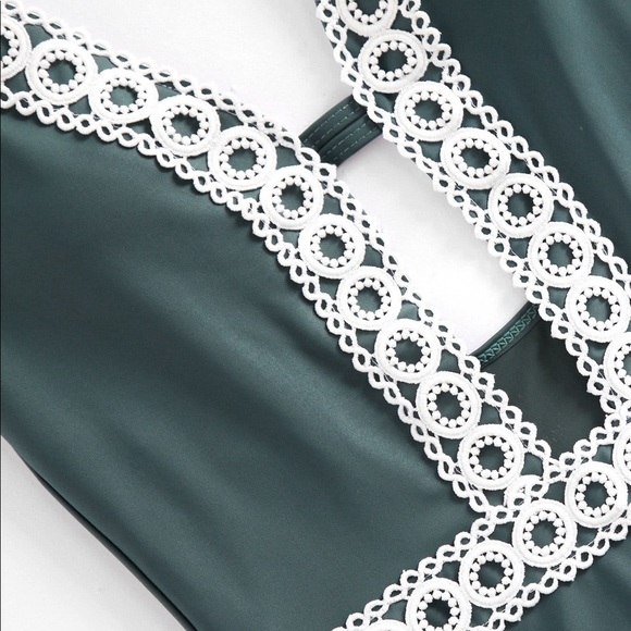 🏆HP🆕➕Sexy Eyelet trim halter top Monokini - Picture 7 of 8